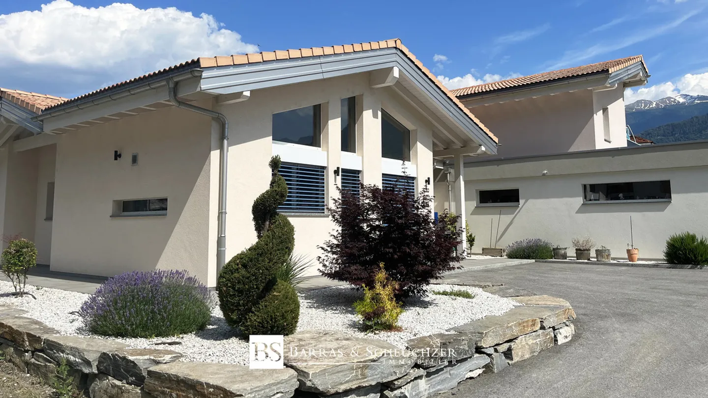 Villa indipendente recente con 3,5 stanze aggiuntive - Foto 9 di 10