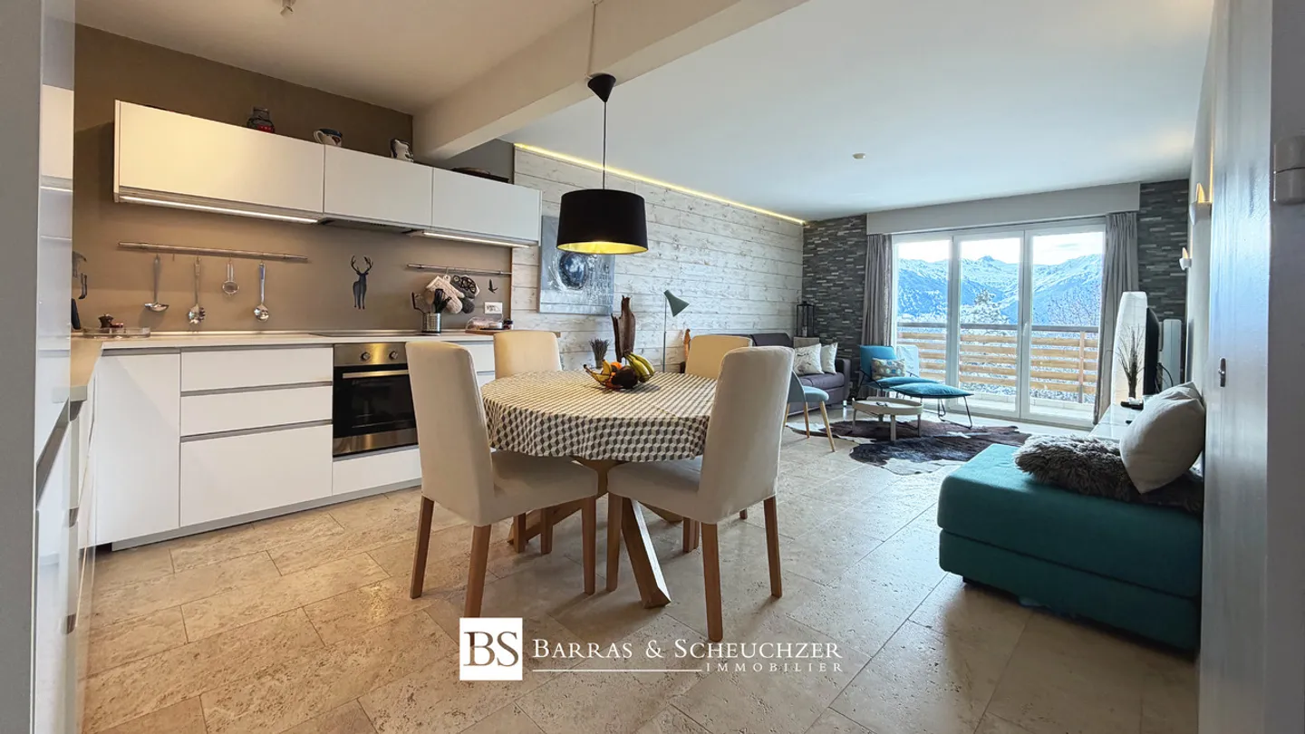 Incantevole appartamento ristrutturato di 2,5 locali con vista magnifica - Foto 1 di 11