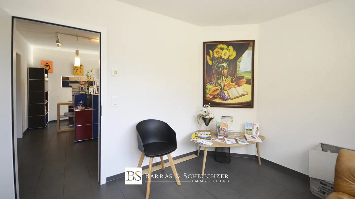 Multifunktionales Pflegezentrum mit 6 Räumen und 10 Parkplätzen - Foto 6 von 12