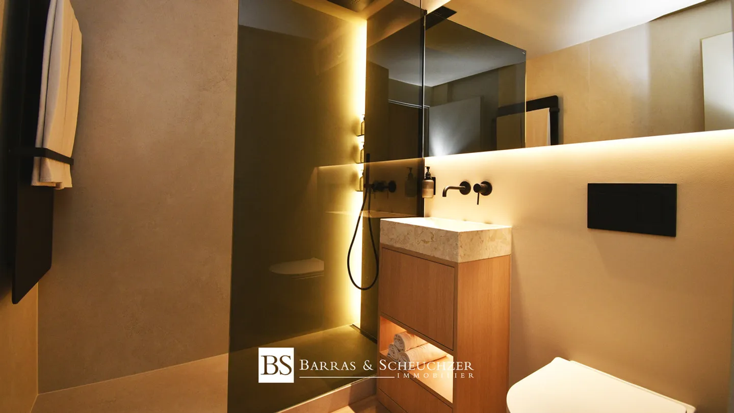 Lussuoso appartamento di 3.5 locali, completamente ristrutturato e arredato - Foto 9 di 13