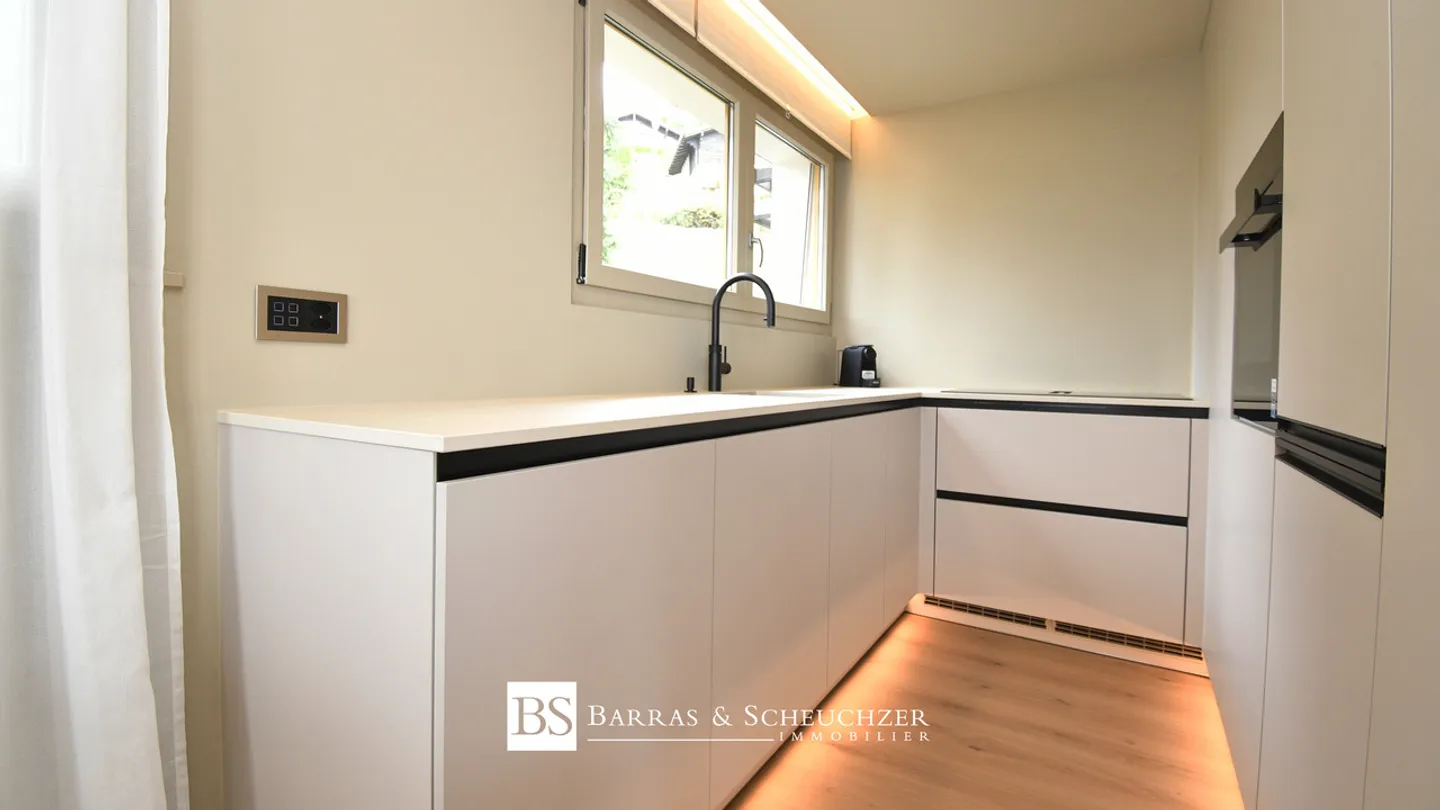 Lussuoso appartamento di 3.5 locali, completamente ristrutturato e arredato - Foto 6 di 13