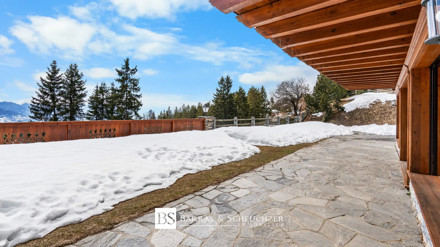 Exceptional Chalet in Plans-Mayens | Panoramic View - Photo 5 of 13