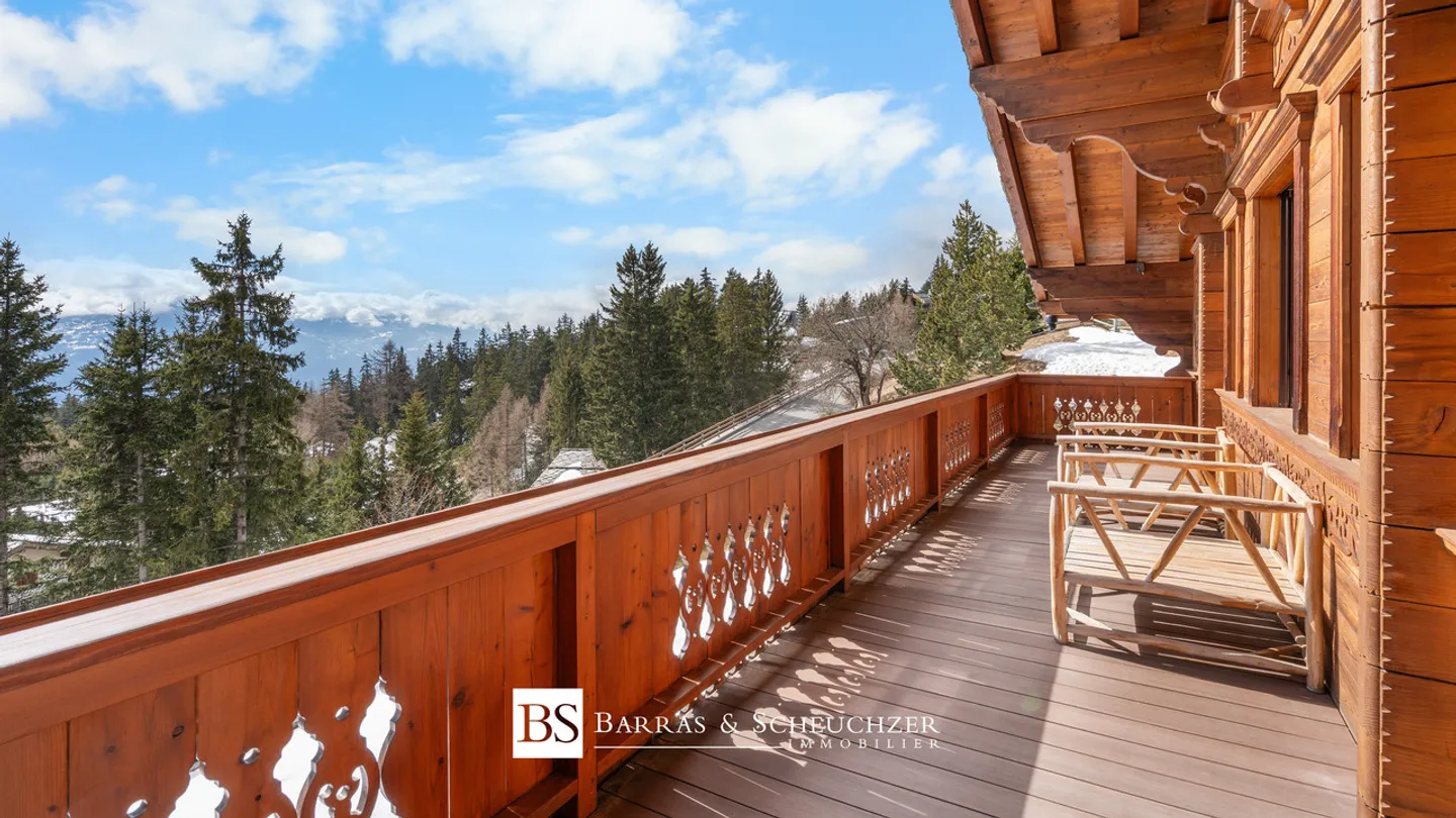 Exceptional Chalet in Plans-Mayens | Panoramic View - Photo 3 of 13
