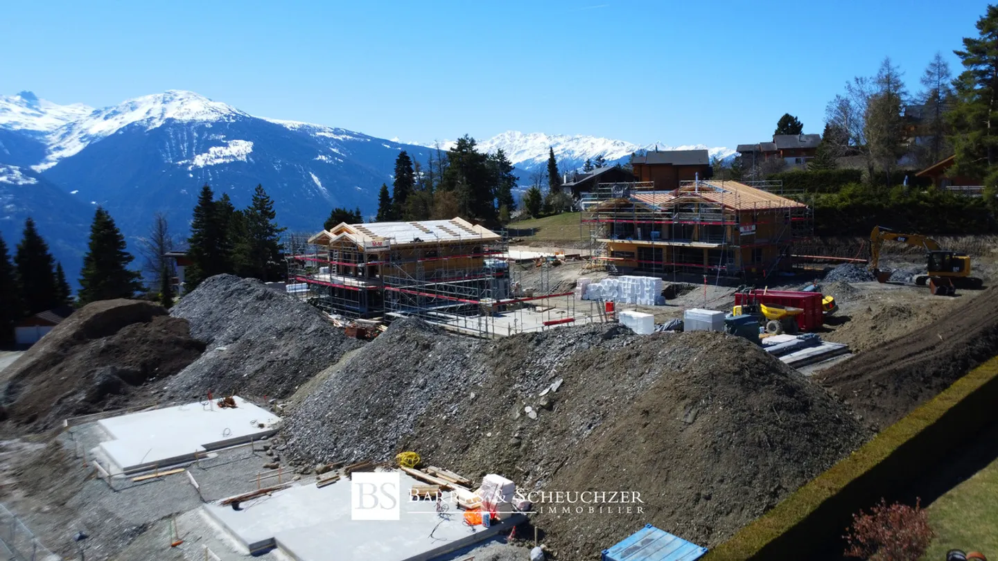Elegant new 4.5 room chalet for primary residence - Photo 4 of 8