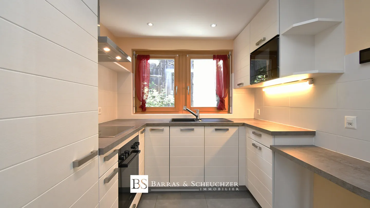 3,5 Zimmer mit Außenbereichen in einem Dorfhaus - Foto 4 von 6