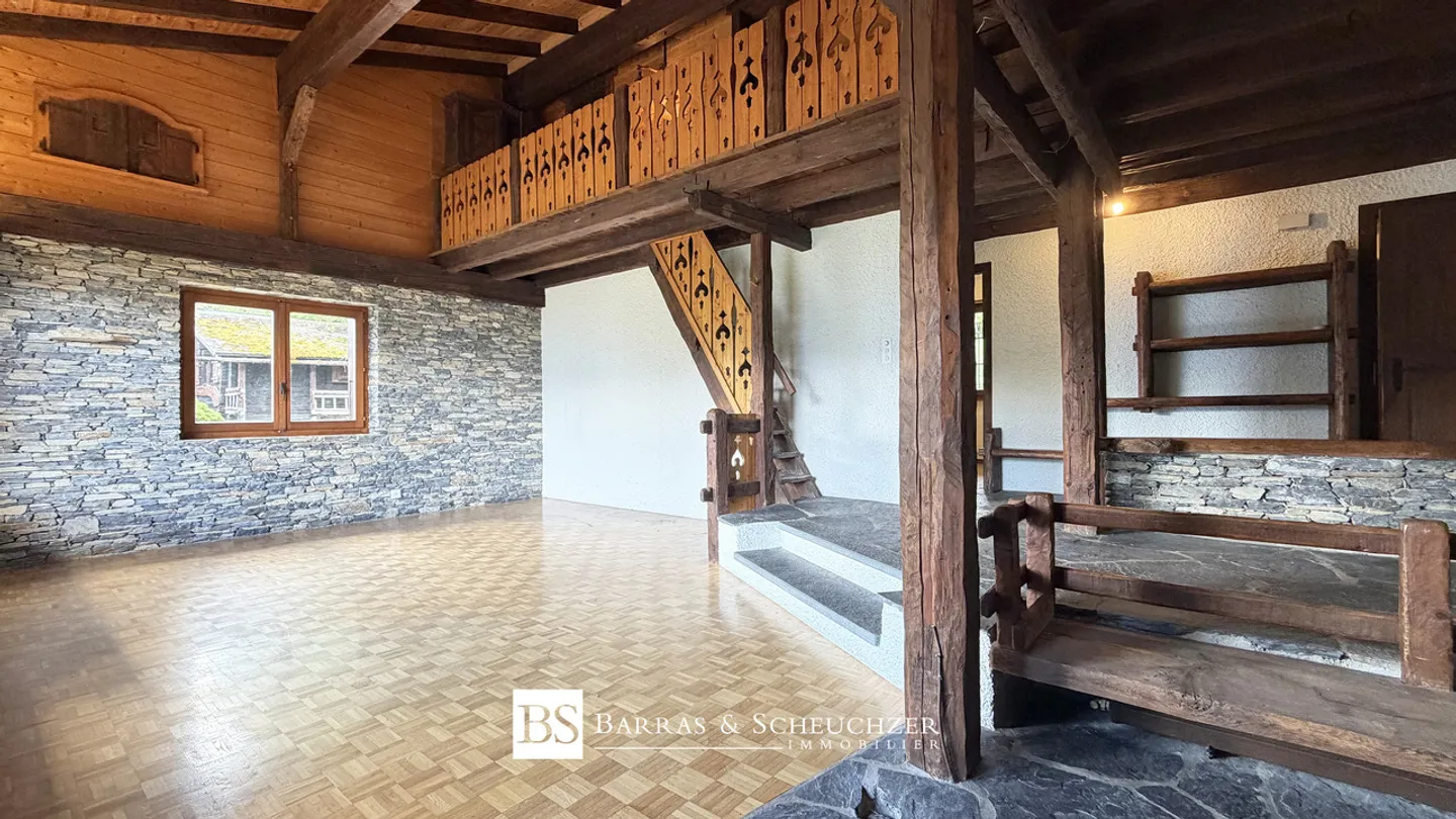 Incantevole proprietà con 2 alloggi, con potenziale edificabile - Foto 8 di 13