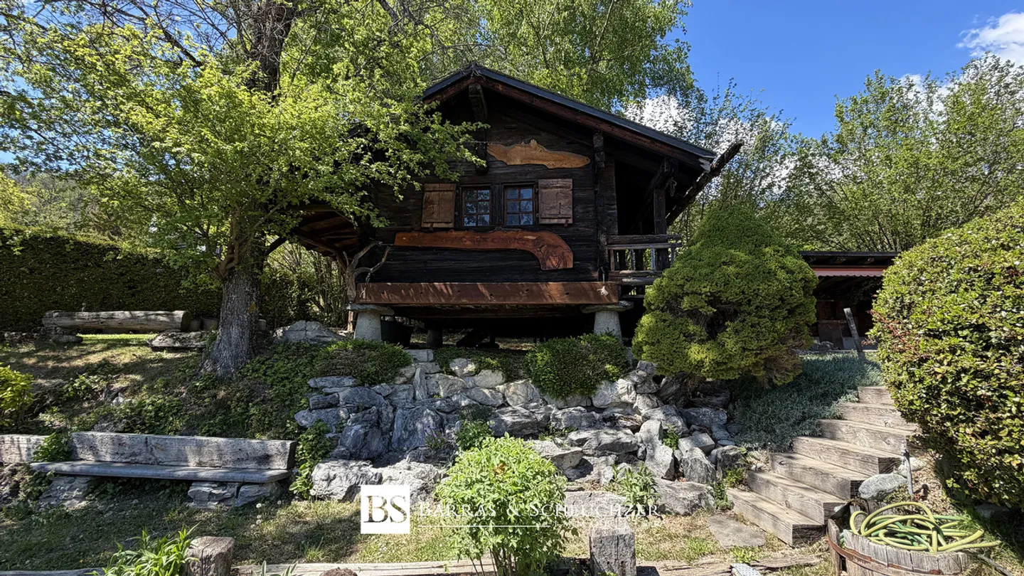 Incantevole proprietà con 2 alloggi, con potenziale edificabile - Foto 4 di 13