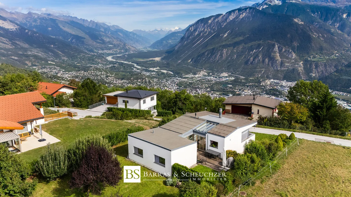 Detached house with panoramic view - Photo 1 of 13