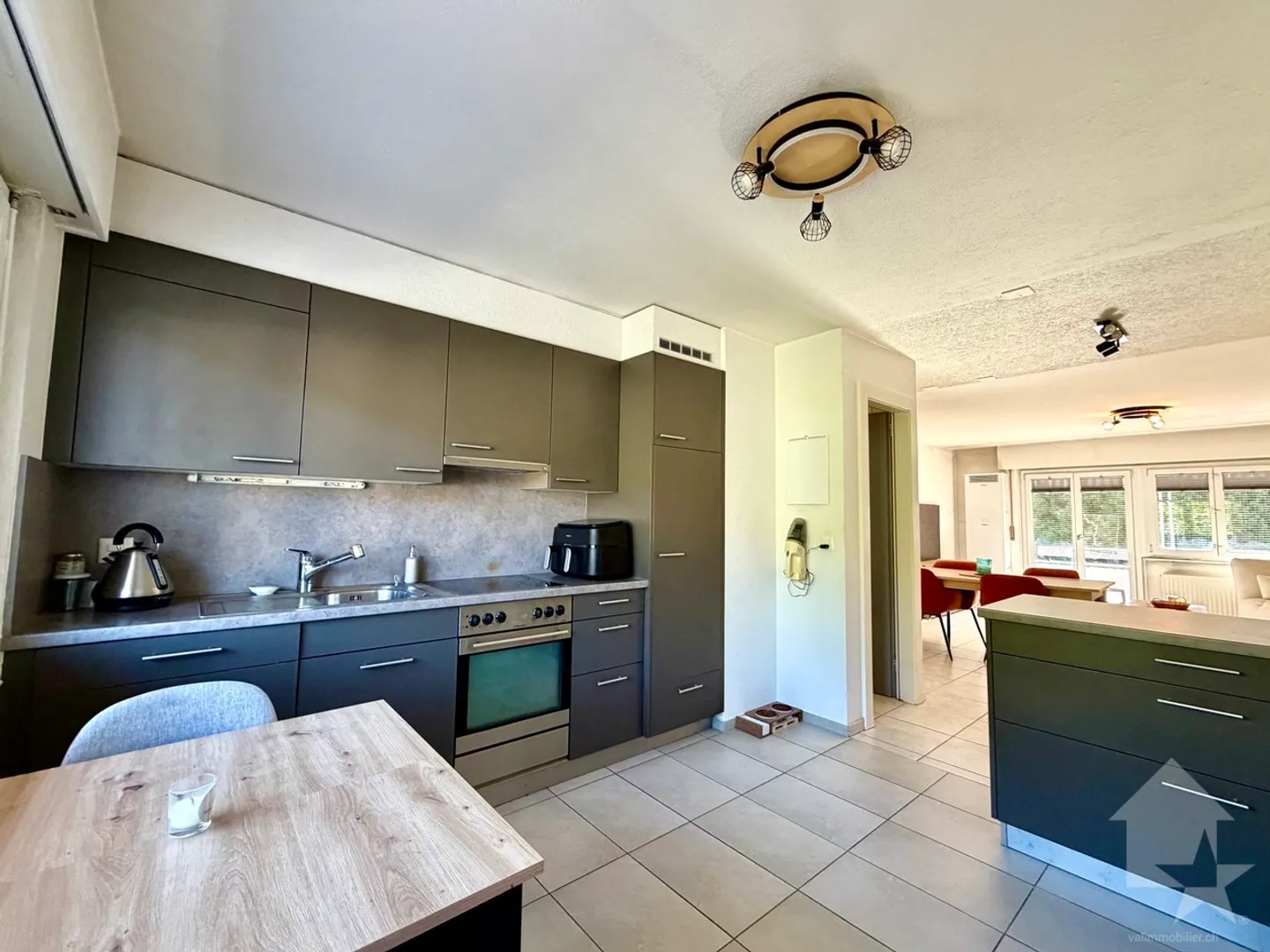Joli appartement rénové de 90 m² avec garage box et parc ! - Photo 6 sur 13