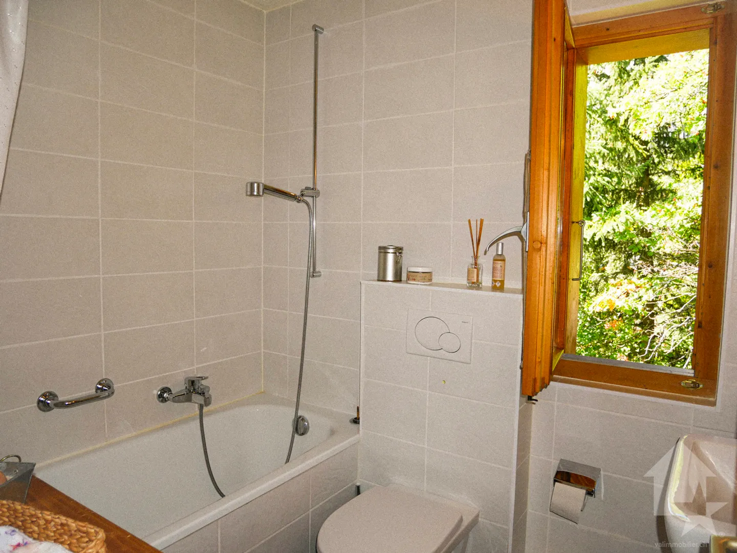 Wunderschöne Wohnung im Zentrum von Champex-Lac mit großem Balkon! - Foto 11 von 13