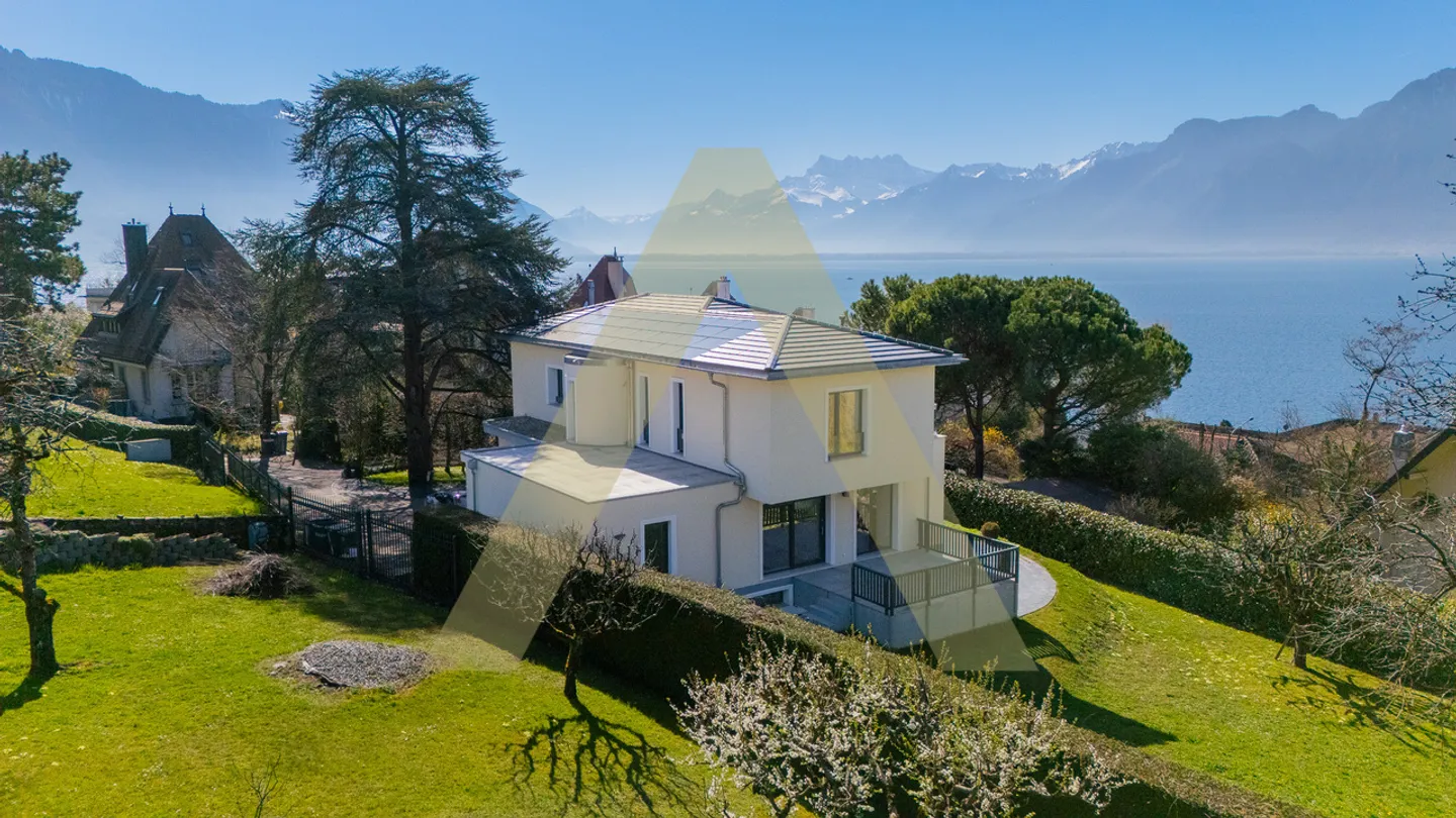 Splendida villa completamente ristrutturata con vista lago - Foto 1 di 13