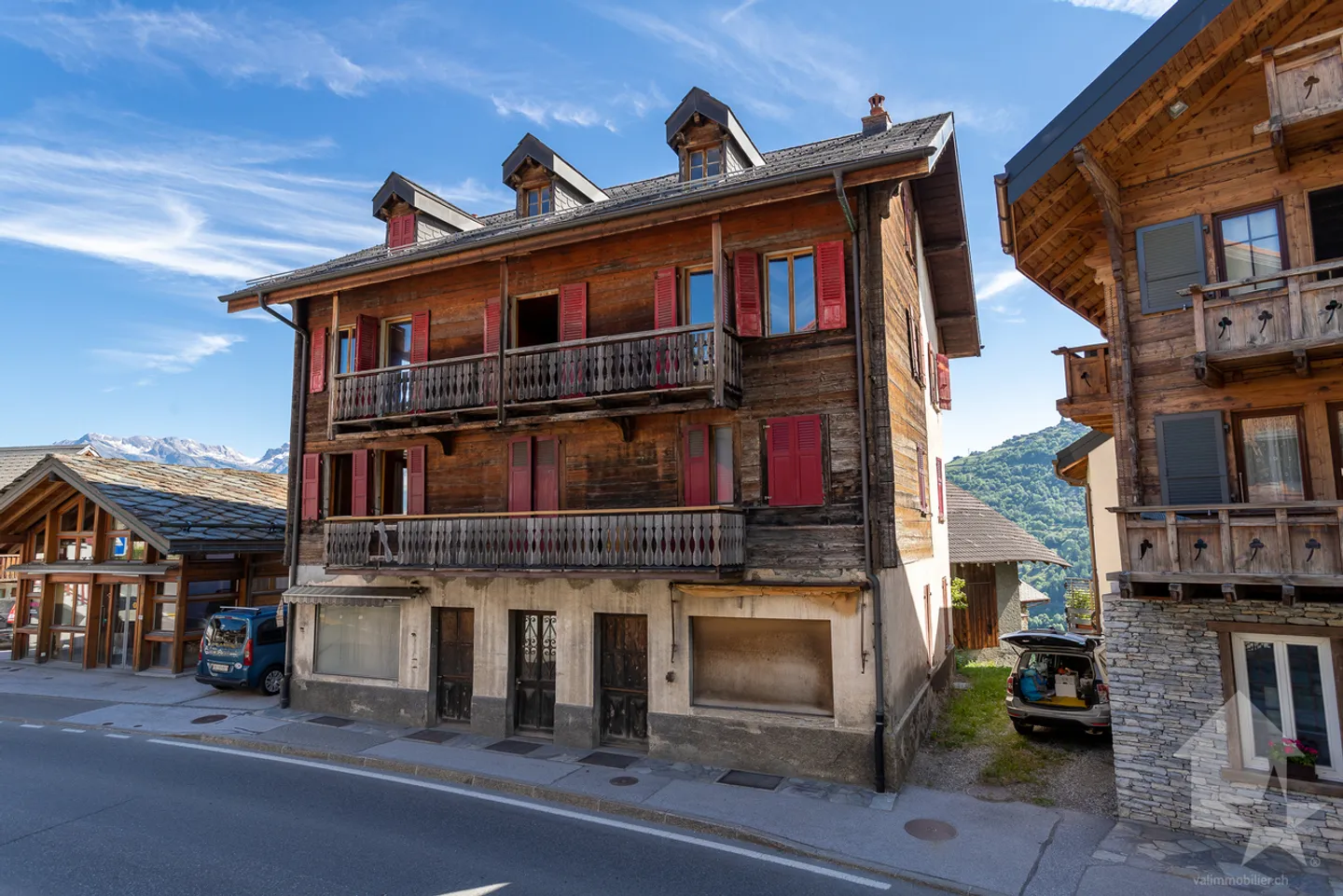 Maison villageoise à rénover, 10 pièces + locaux commerciaux, 400 m2 - Photo 1 of 13