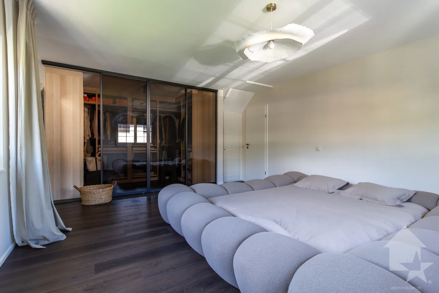 Wunderschöne 6,5-Zimmer-Villa mit Studio und großem Garten - Foto 12 von 13