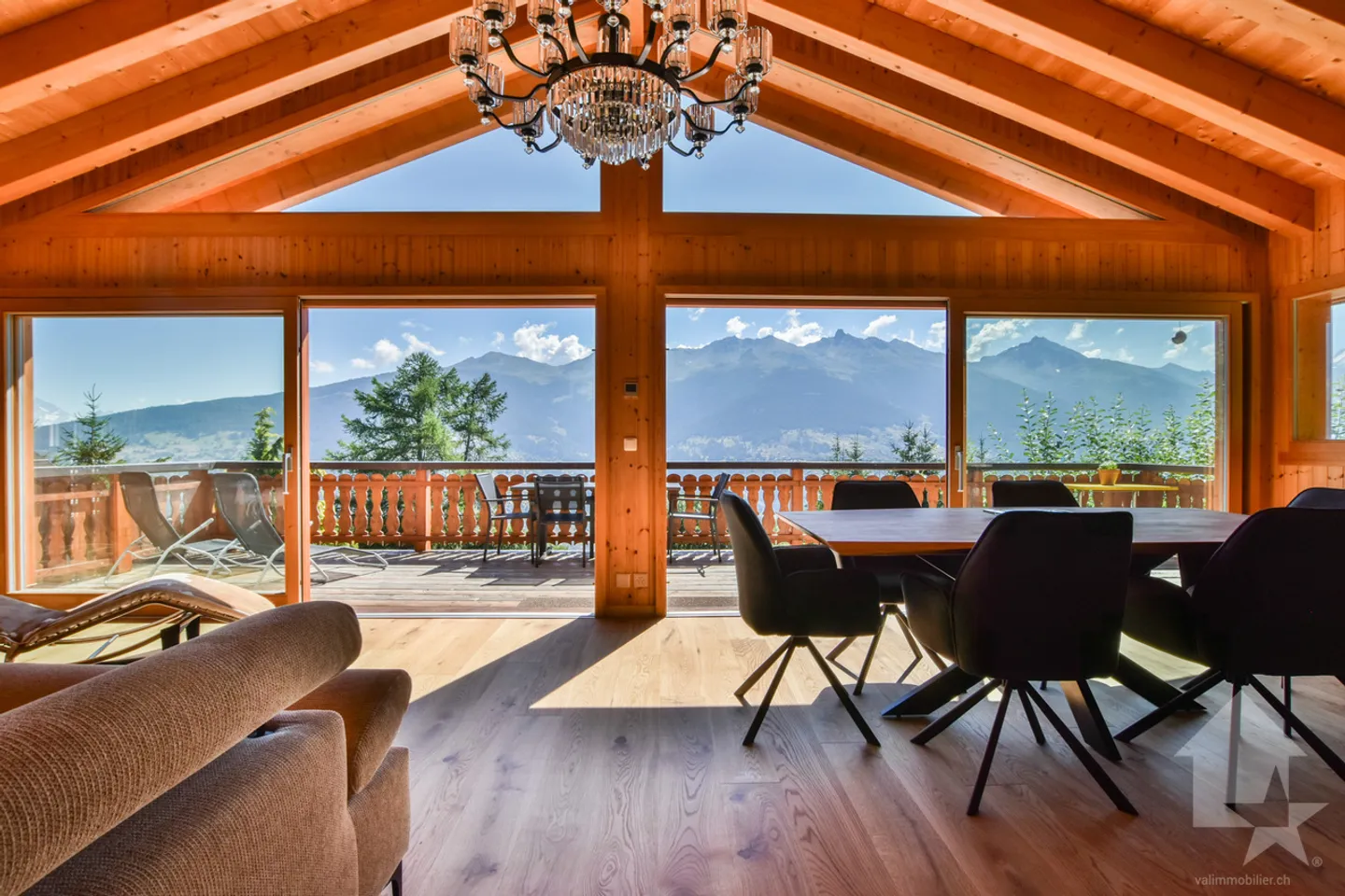 Magnificent chalet near the ski slopes - Photo 7 of 13