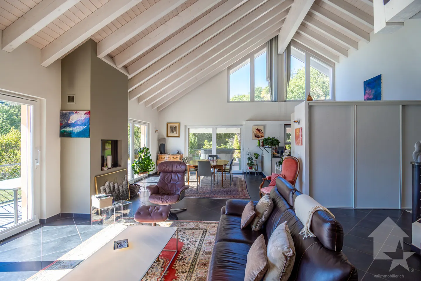 Splendida proprietà con villa di 7,5 stanze di 319 m2 abitabili - Foto 4 di 13