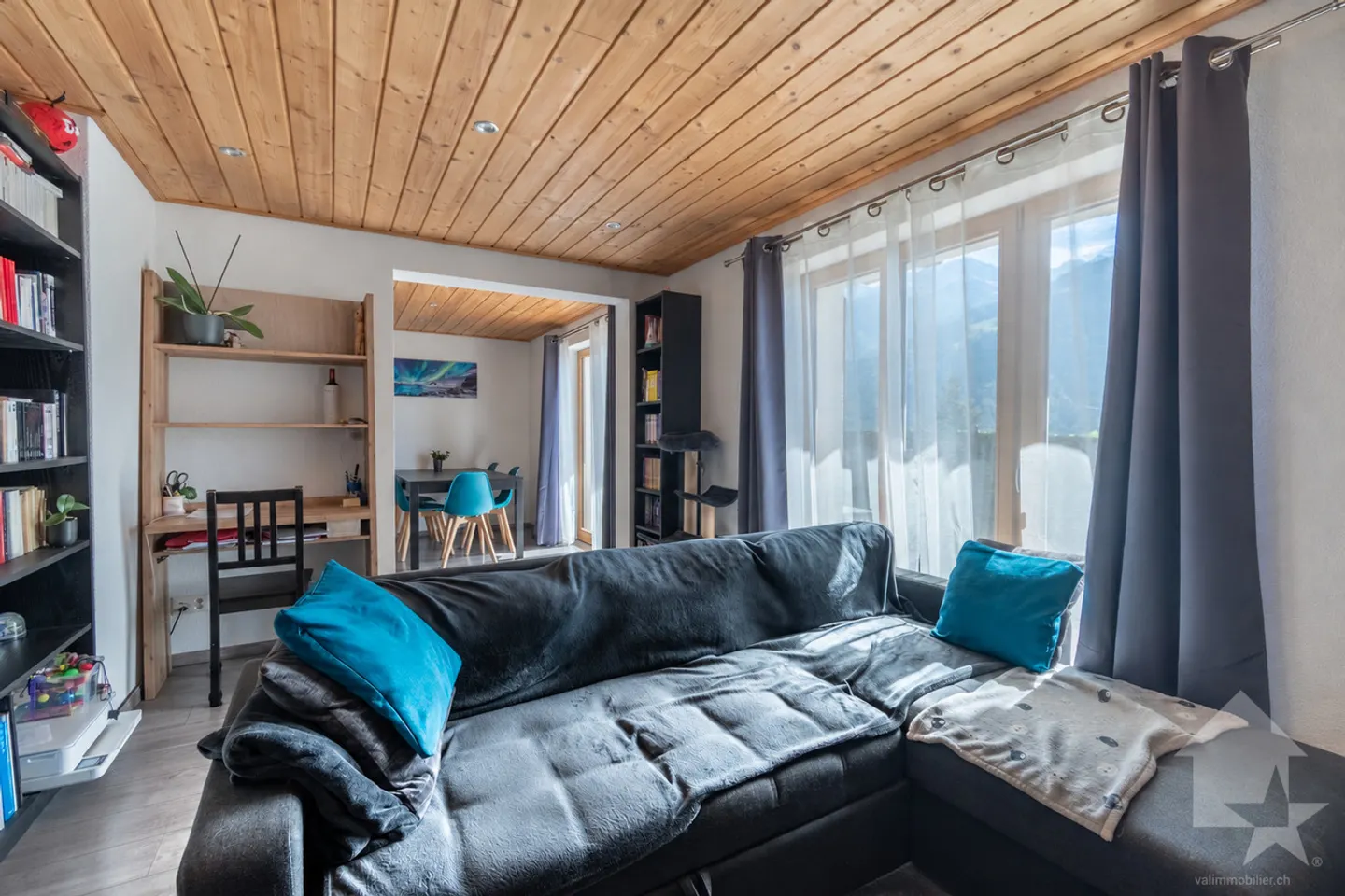 Fully renovated chalet with panoramic view in Posses-sur-Bex - Photo 2 of 13