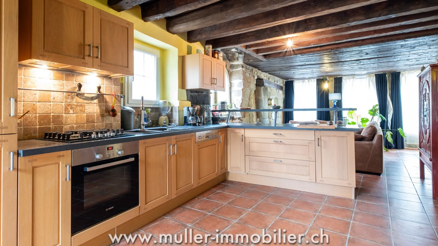 Historisches, superb renoviertes Haus mit 2 Wohnungen in Moudon - Foto 3 von 13
