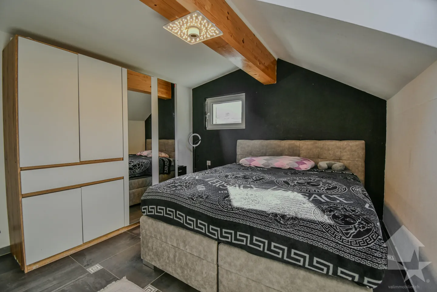 Large family home with adjoining apartment in Dorénaz - Photo 11 of 13