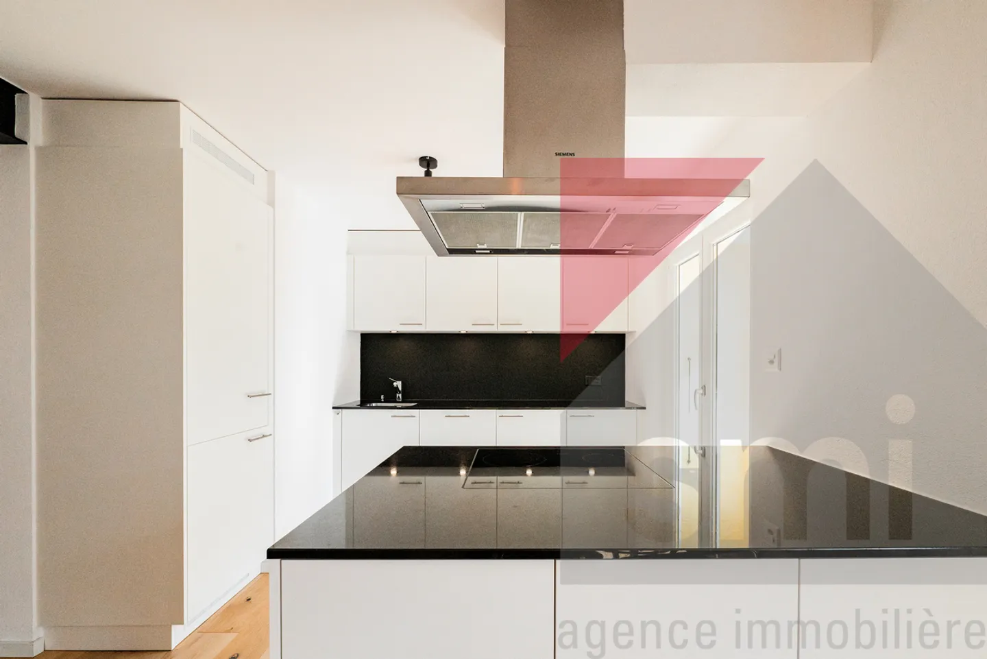 Carefully renovated, charm, unobstructed view and city life just steps away - Photo 3 of 13