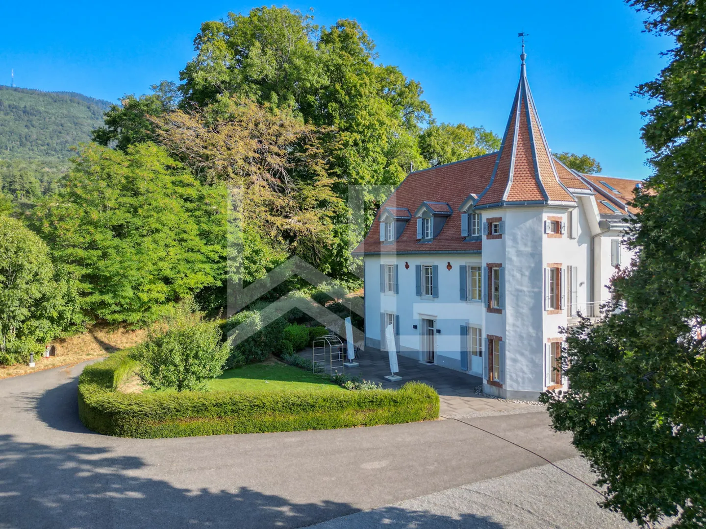 Charming and Characterful House with Panoramic View - Photo 1 of 13