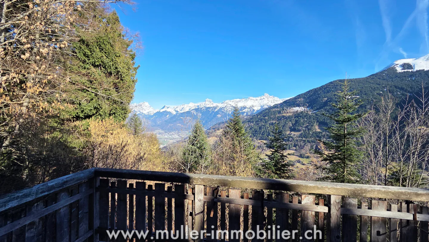 Charming chalet with a magnificent view in Troistorrents - Photo 10 of 13