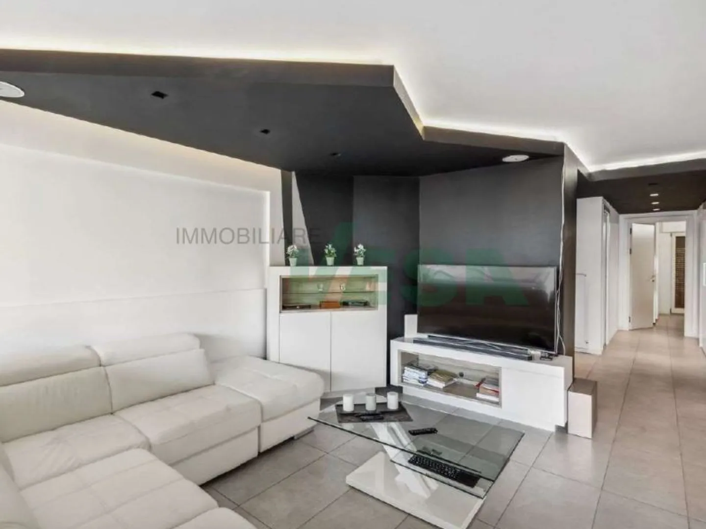 Moderno e luminoso appartamento 2 locali con splendida vista lago - Foto 3 von 11