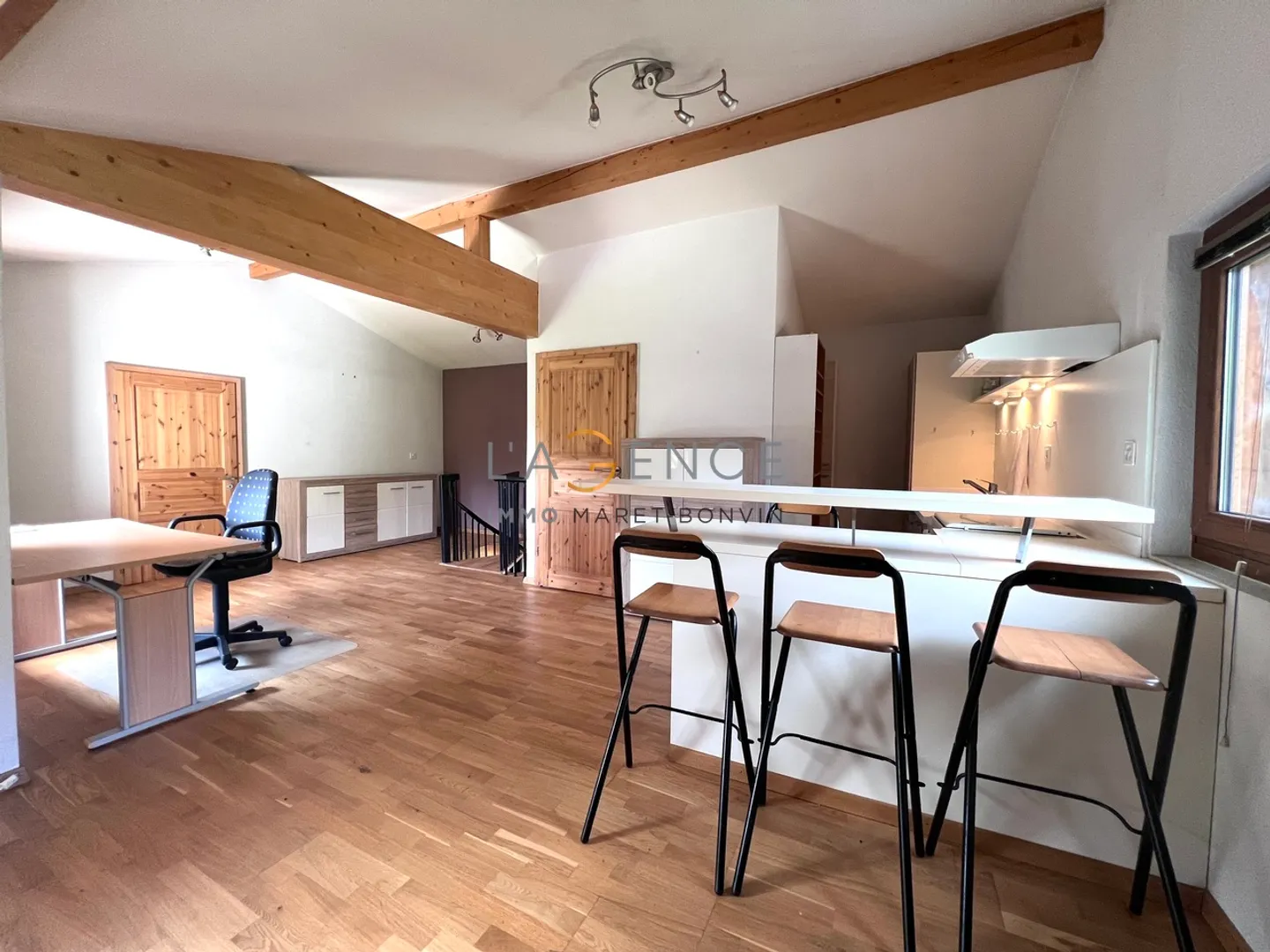 CHALET IN THE HEART OF NATURE OF 120 M2 ON A LAND OF 1609M2 - Photo 4 of 11