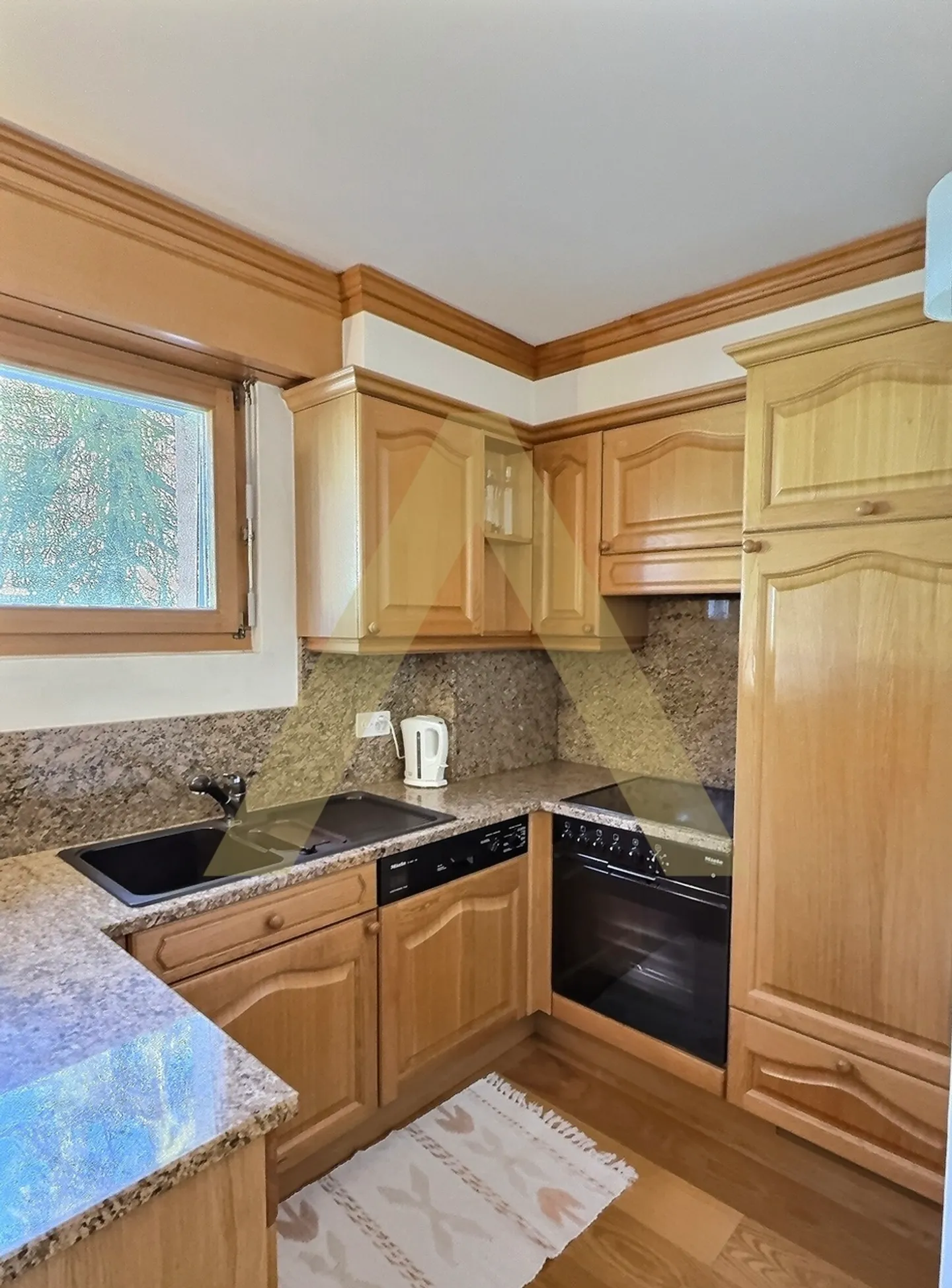 Very Comfortable Mountain Apartment - Photo 4 of 9
