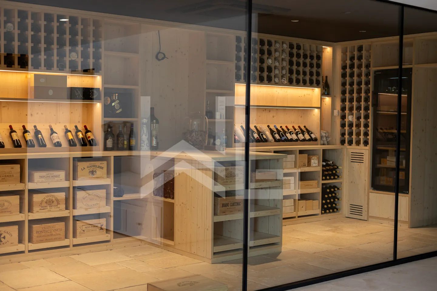 Contemporary Luxury Architect Villa with Panoramic View - Photo 4 of 5