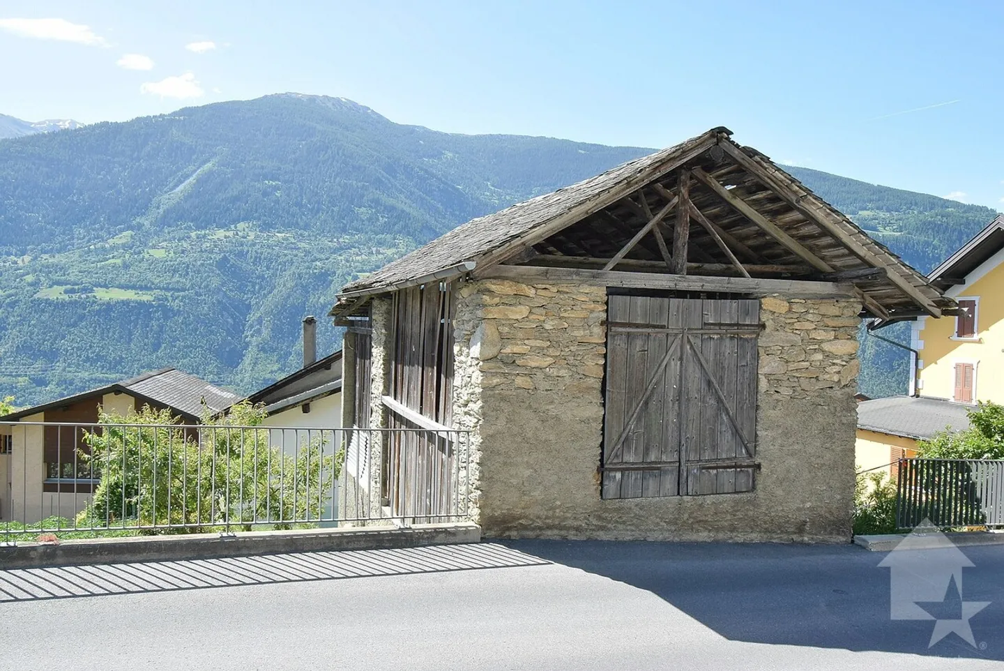Appartement de 4.5 pièces avec une grange, un jardin + 2 grandes caves - Photo 11 sur 13