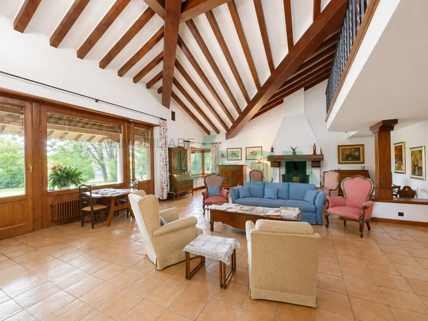 Villa Elegante con Grande Giardino - Foto 6 di 11
