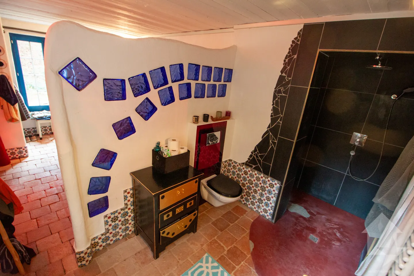 Atypical chalet of 140 m2 on a plot of 19,881 m2 - Photo 11 of 13