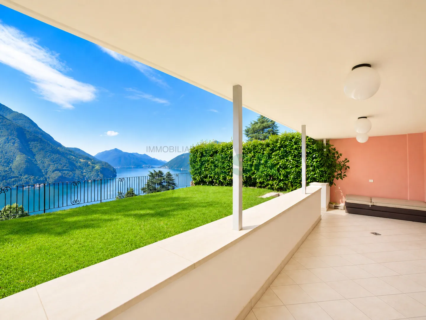 Elegante Appartamento Duplex con Vista Lago - Foto 3 di 11