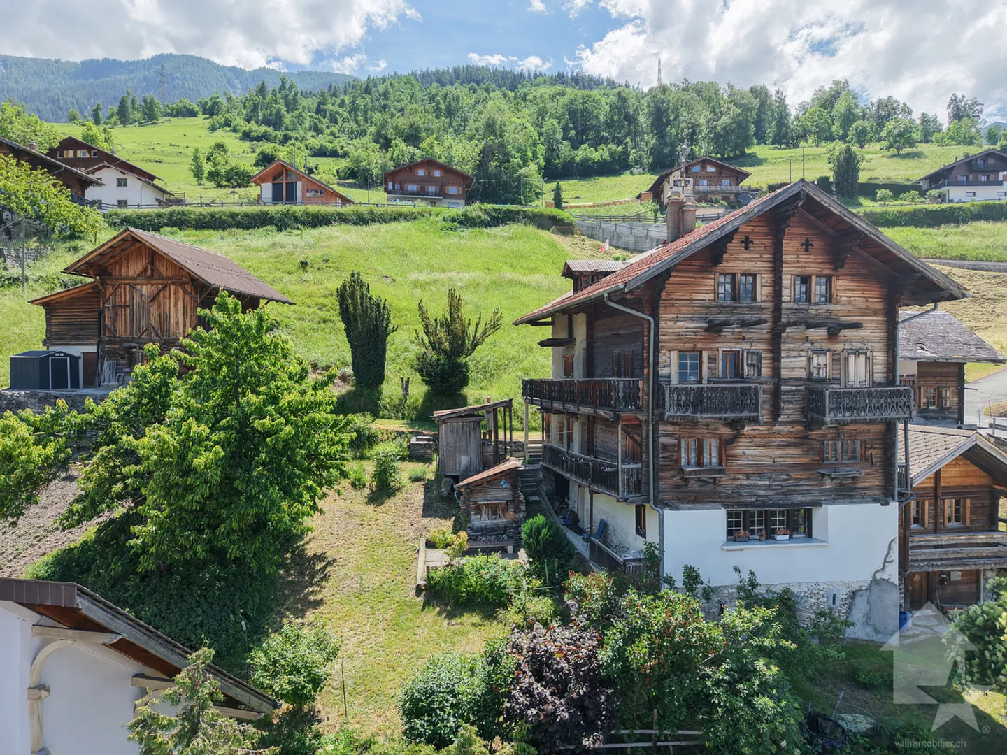 Maison familiale à rénover entièrement - Foto 1 di 4