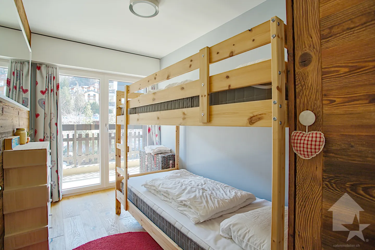 Wunderschöne 4,5-Zimmer-Eckwohnung, 101 m2, in der Nähe des Skigebiets - Foto 7 von 13