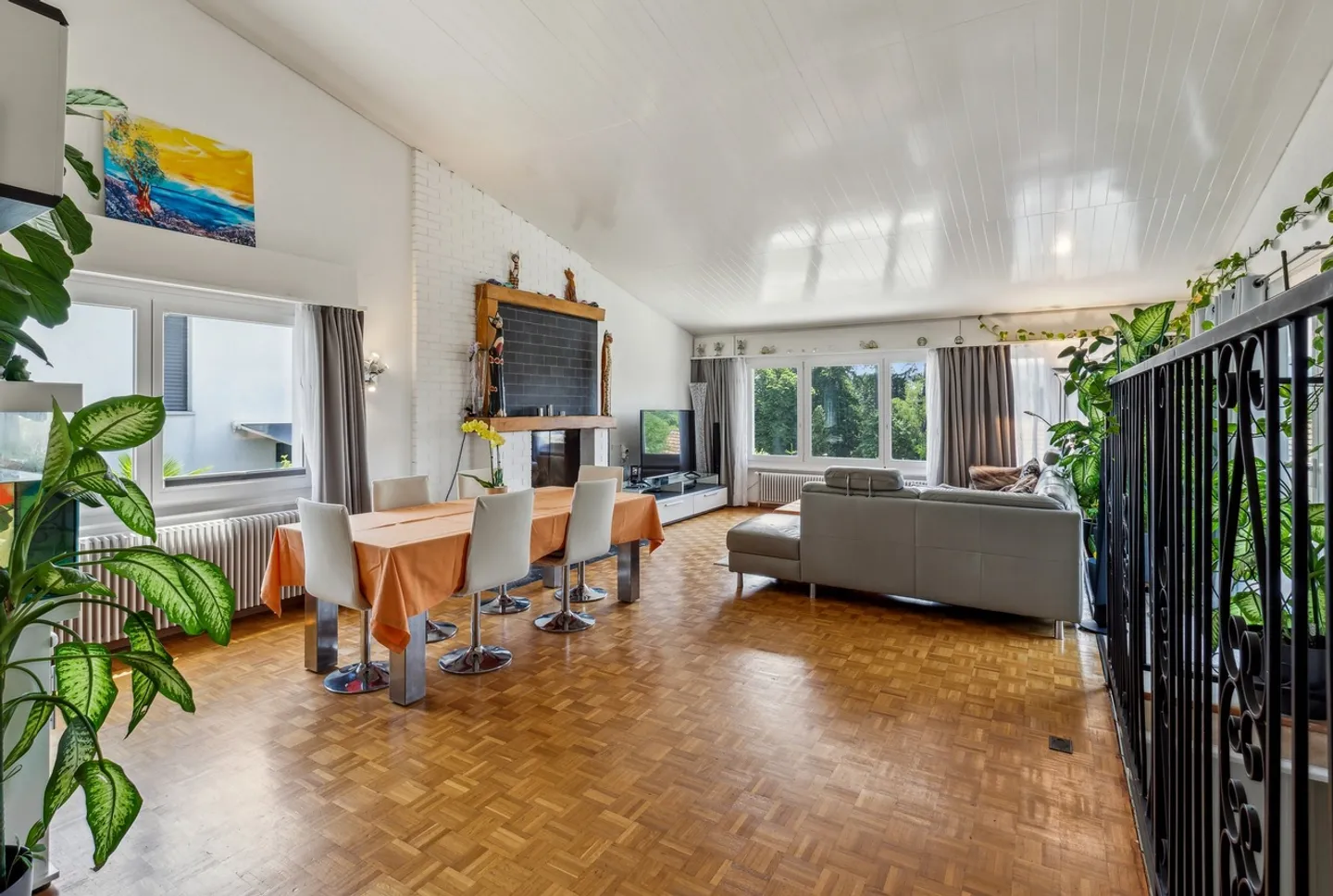 Propriété familiale de 8 pièces avec piscine et vue partielle lac - Photo 5 sur 11