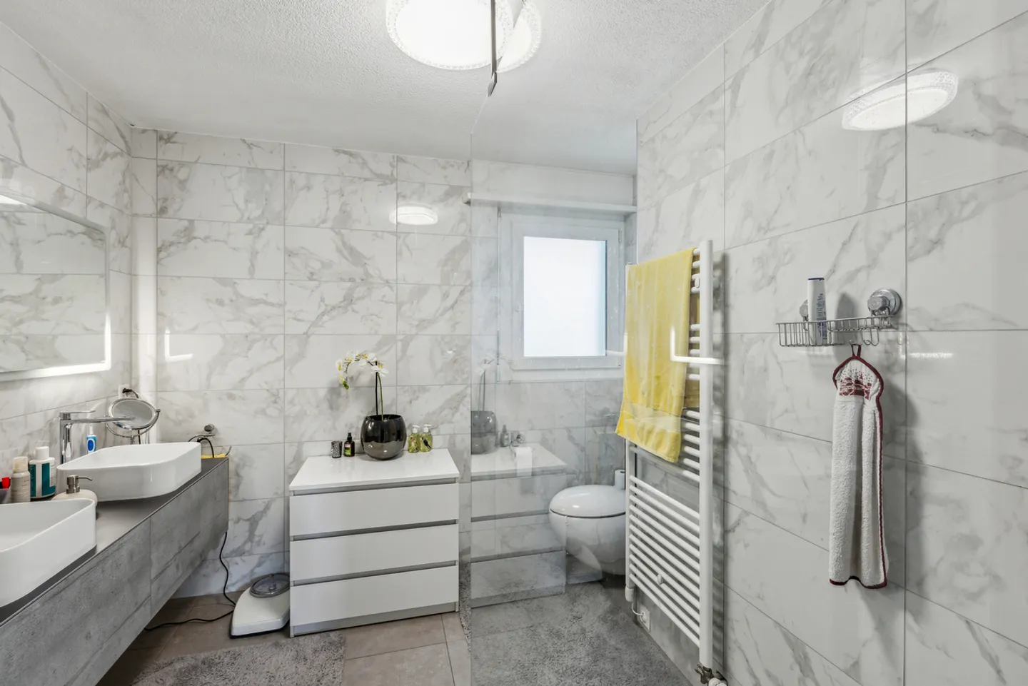 Propriété familiale de 8 pièces avec piscine et vue partielle lac - Photo 9 sur 11