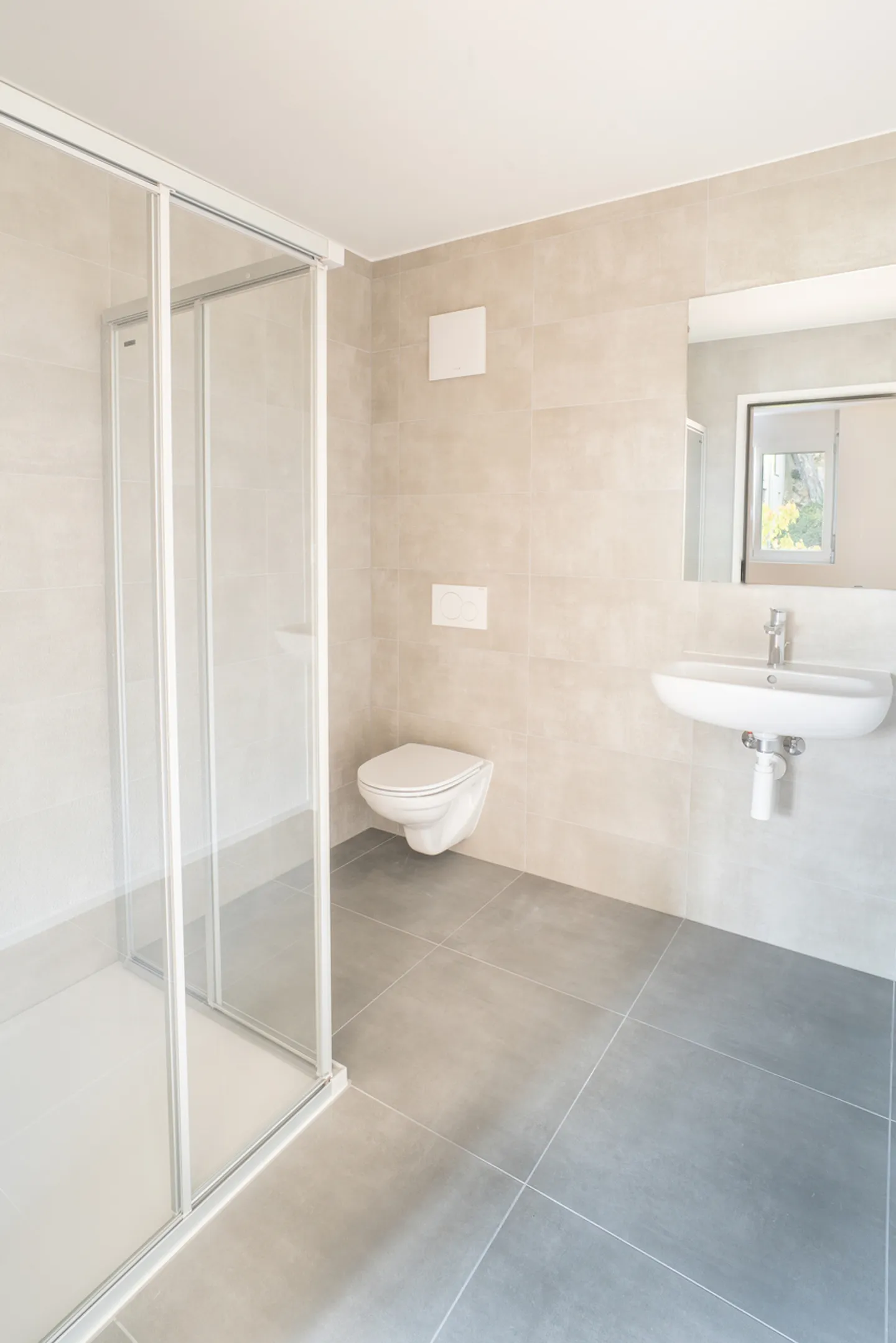 Turnkey Apartment! - Photo 5 of 7