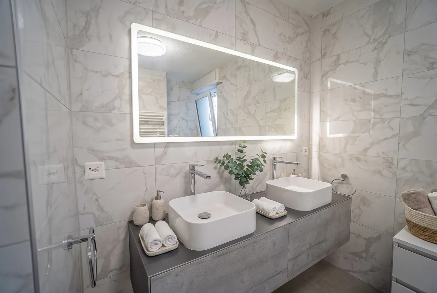 Proprietà familiare con piscina e ampi volumi da convertire - Foto 4 di 6
