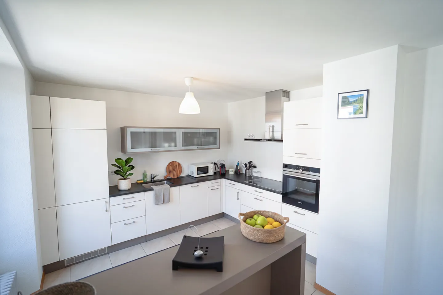 Altezza, luce, a due passi dal lago e dal centro! - Foto 4 di 9
