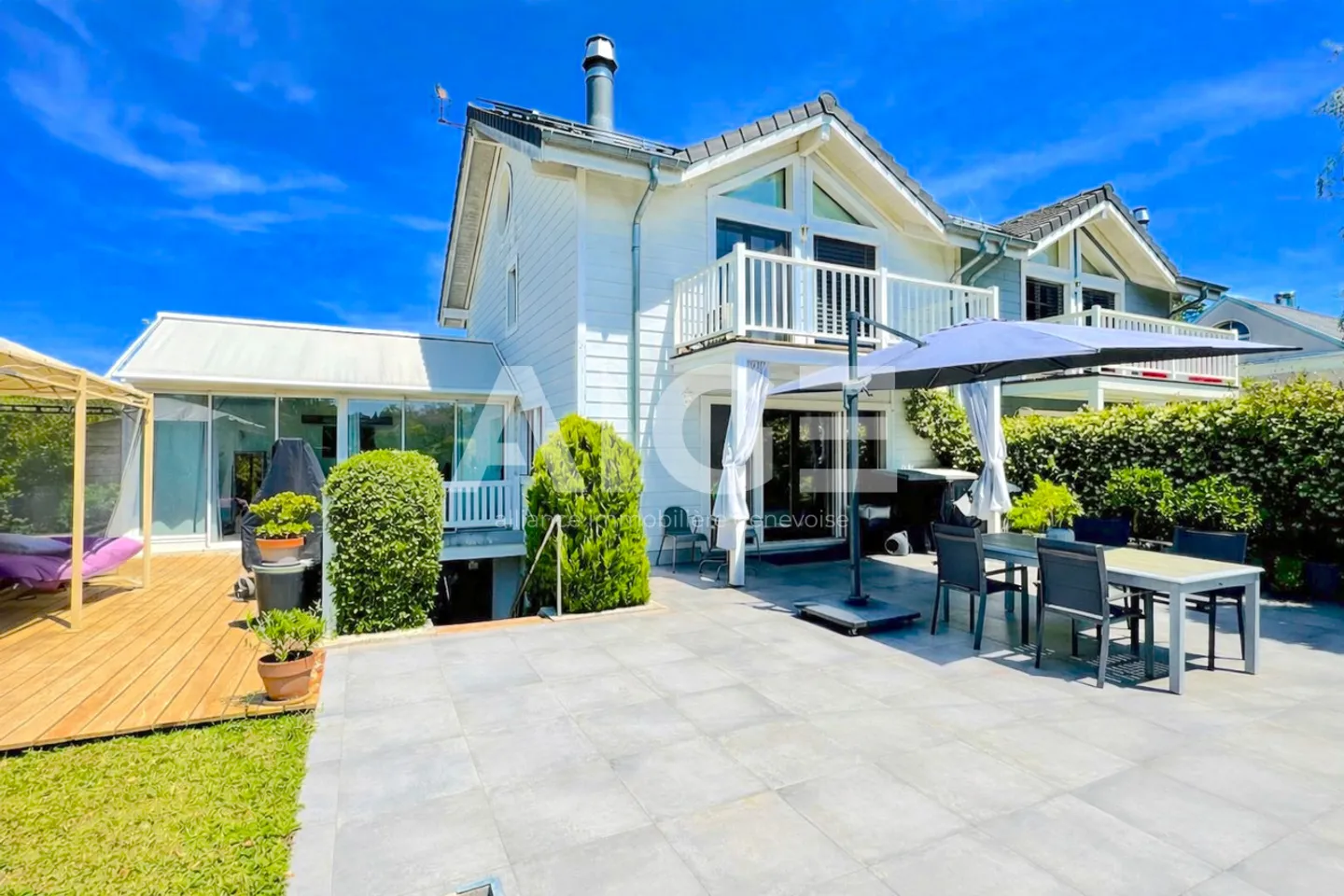 Villa Mitoyenne Lumineuse - Photo 1 sur 4