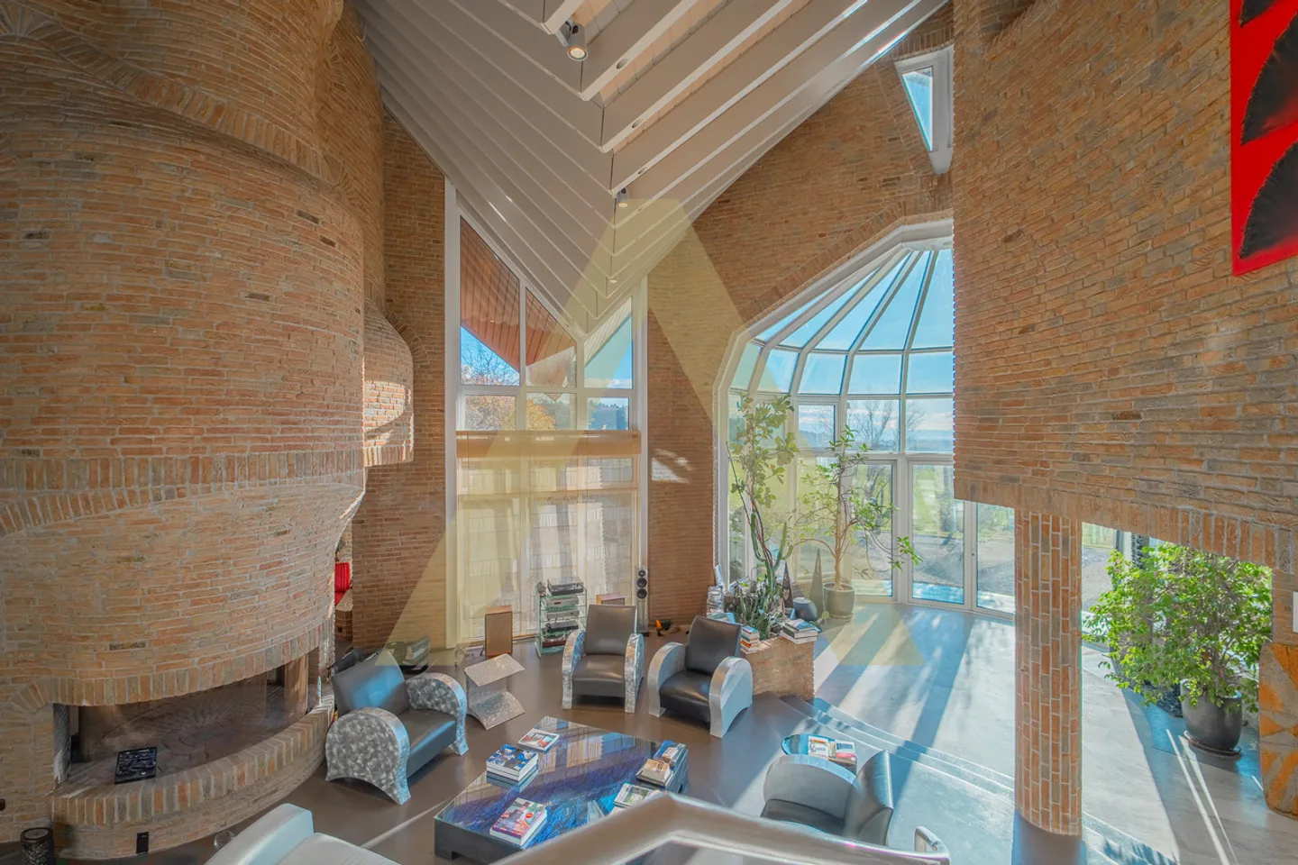 Ungewöhnliches Architektenobjekt mit großen Volumen - Foto 8 von 13