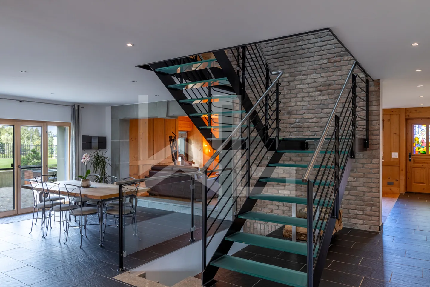 Magnificent equestrian property consisting of 3 dwellings - Photo 5 of 13