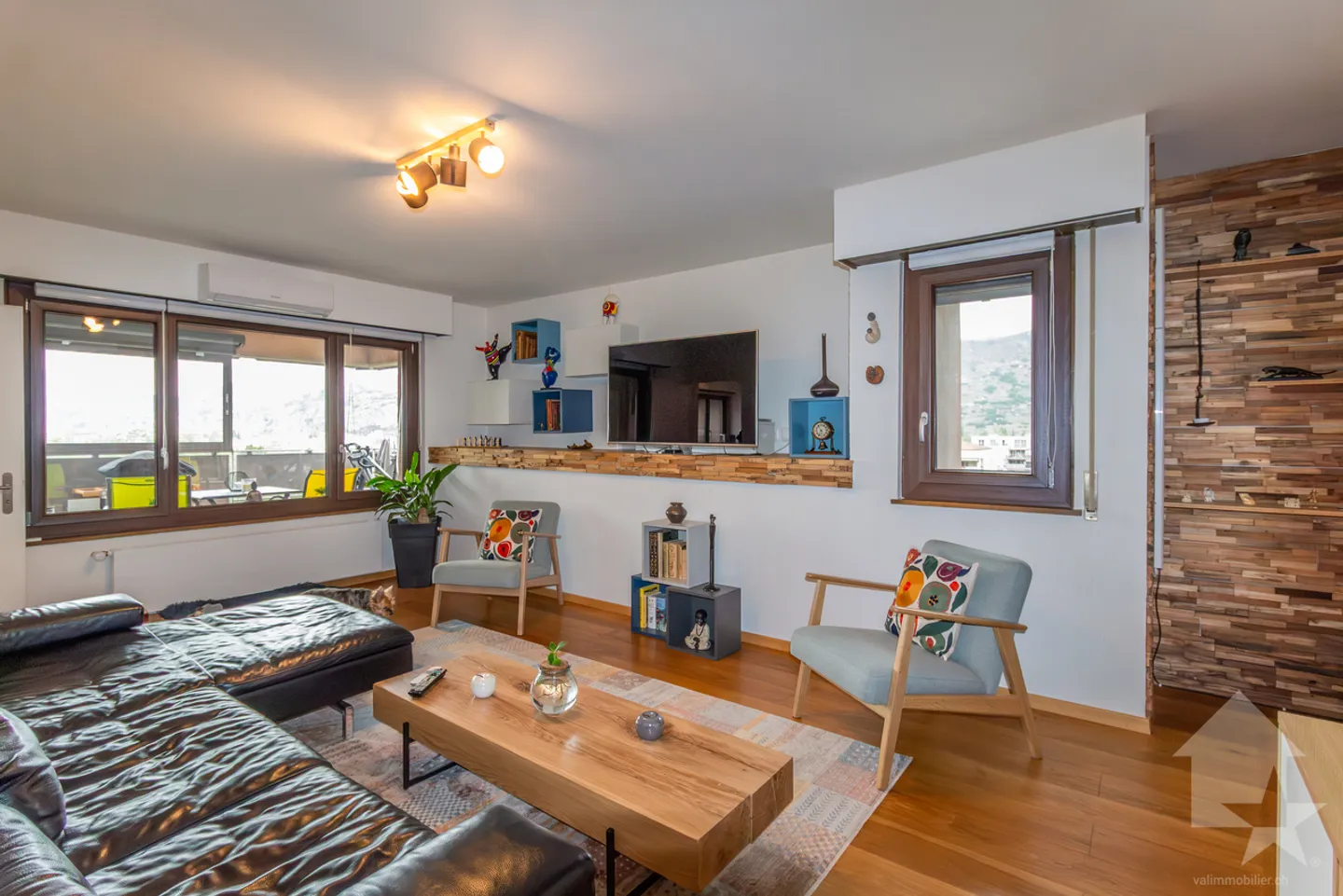Charmante 5,5-Zimmer-Duplex-Penthouse vollständig geschmackvoll renoviert - Foto 6 von 13