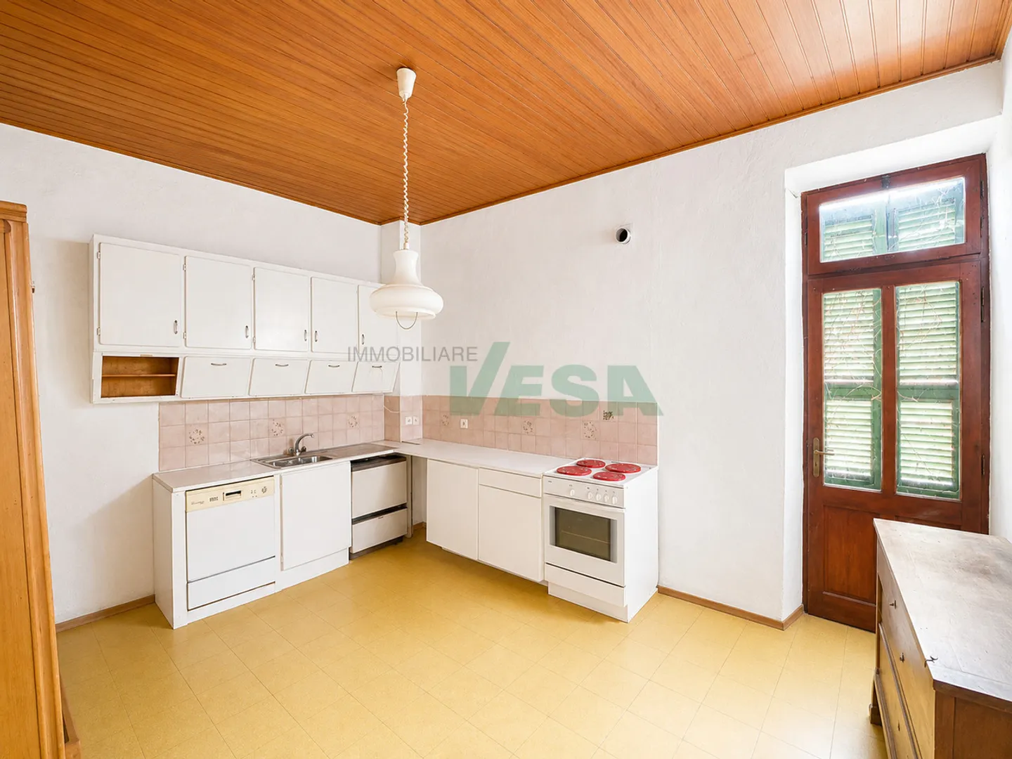 Splendid property with ancient palace, rustic house and beautiful garden - Photo 13 of 13
