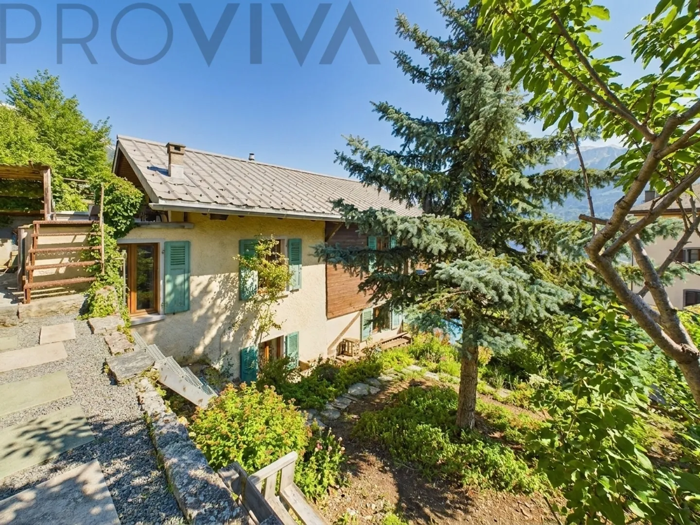Sunny Family House with Garden and Potential in Venthone - Photo 3 of 9