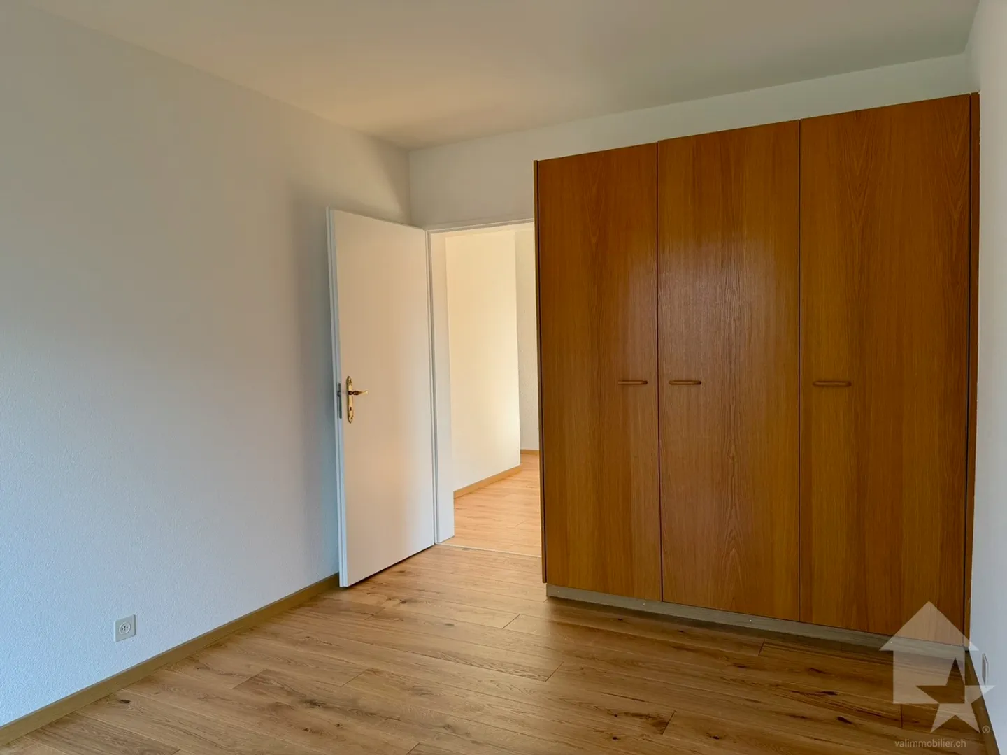 Bell'appartamento di 4,5 stanze, situato vicino ai servizi - Foto 13 di 13