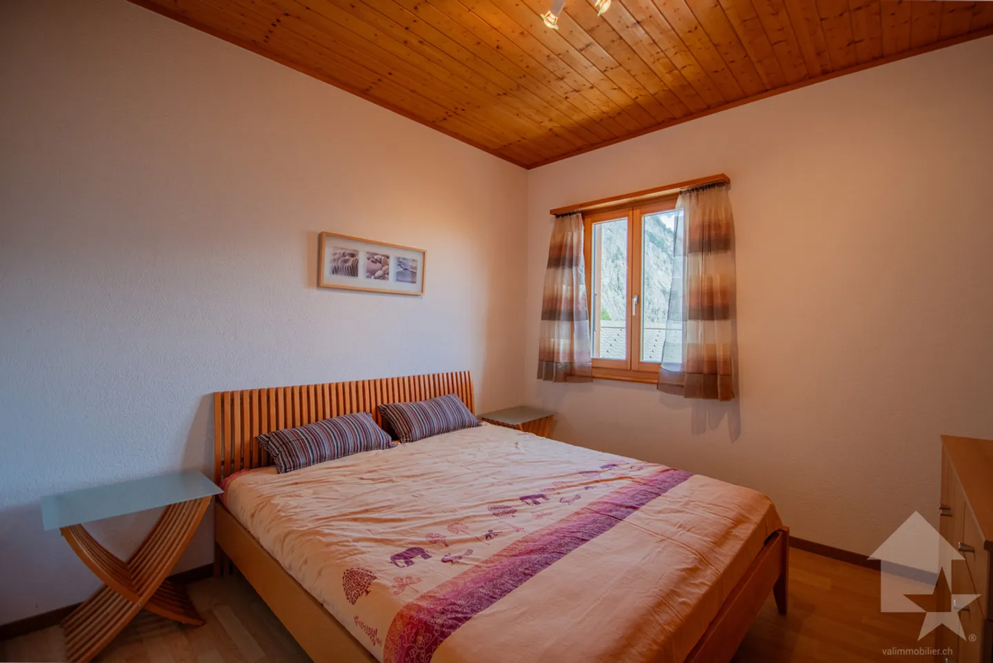 Chalet with Independent Studio - Photo 9 of 13