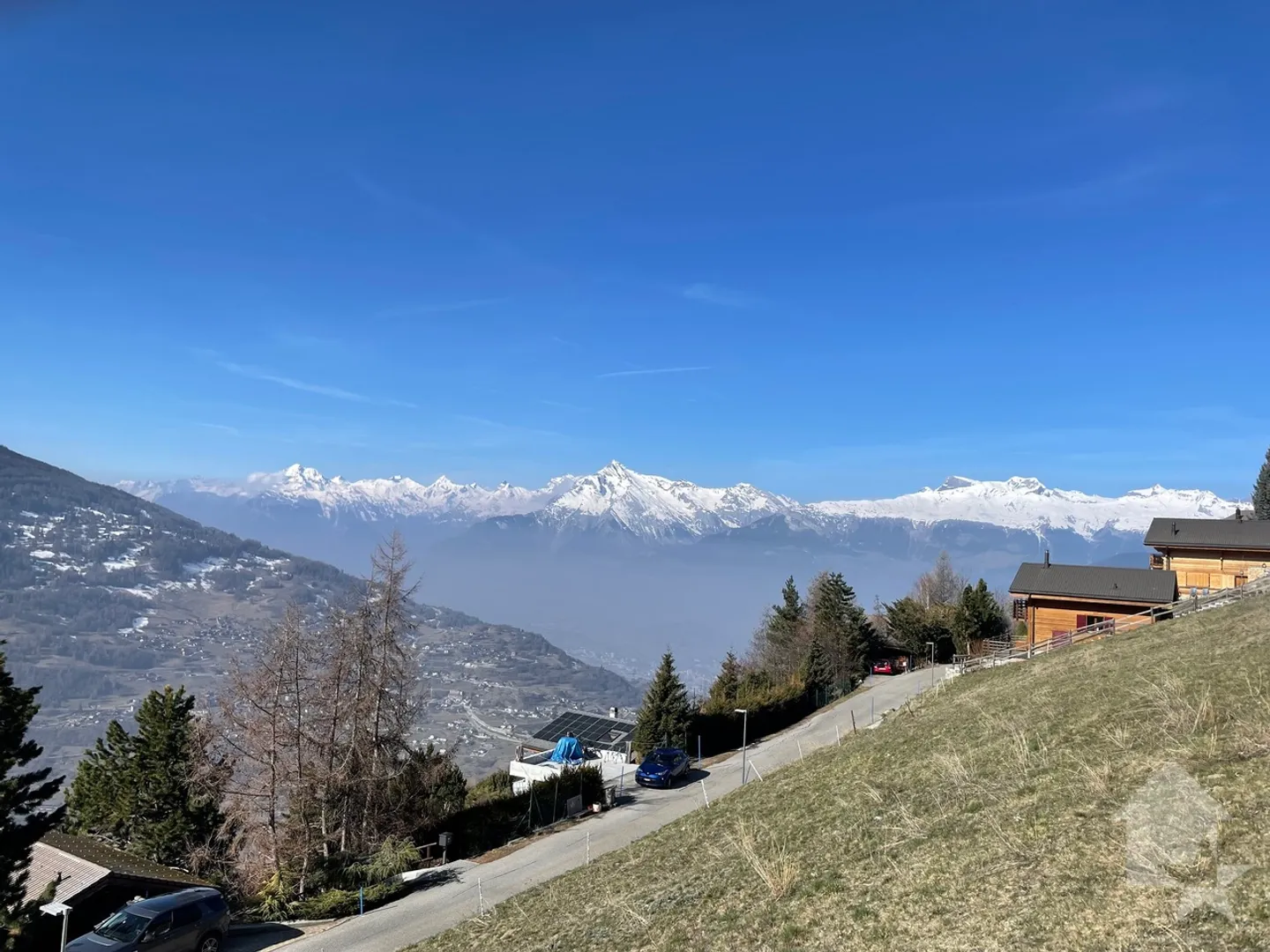 Wunderschönes Baugrundstück mit Baugenehmigung für ein Chalet - Foto 1 von 8