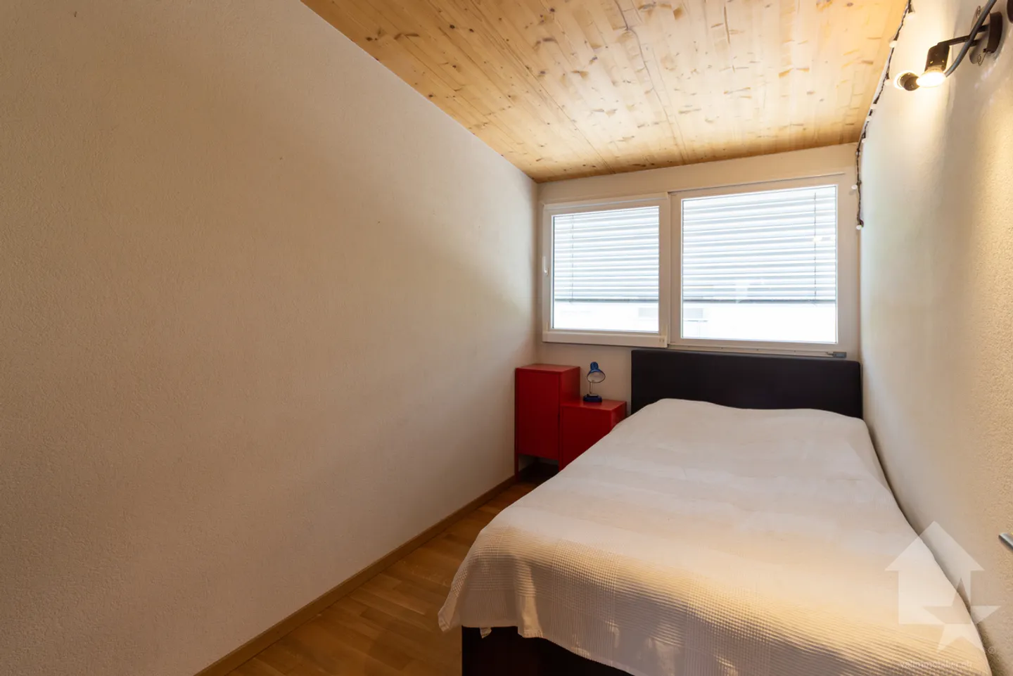 Charmantes 5,5-Zimmer-Penthouse mit Terrasse - Foto 12 von 13